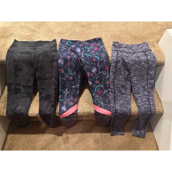 Bundle of Girl Athletic Leggings in Different Brands & Colors Size 6/7 (XS-S) - Picture 1 of 10